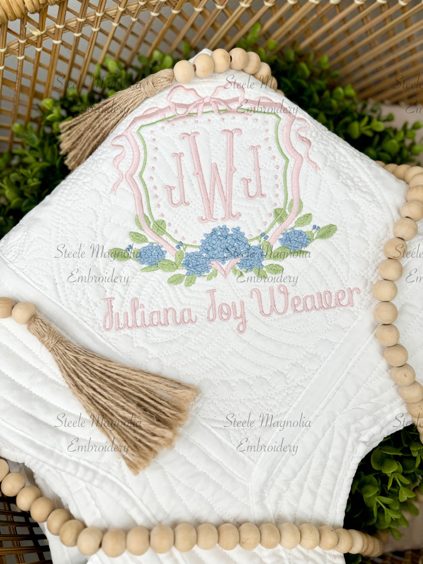 Hydrangea Pink Bow Crest Heirloom Quilt