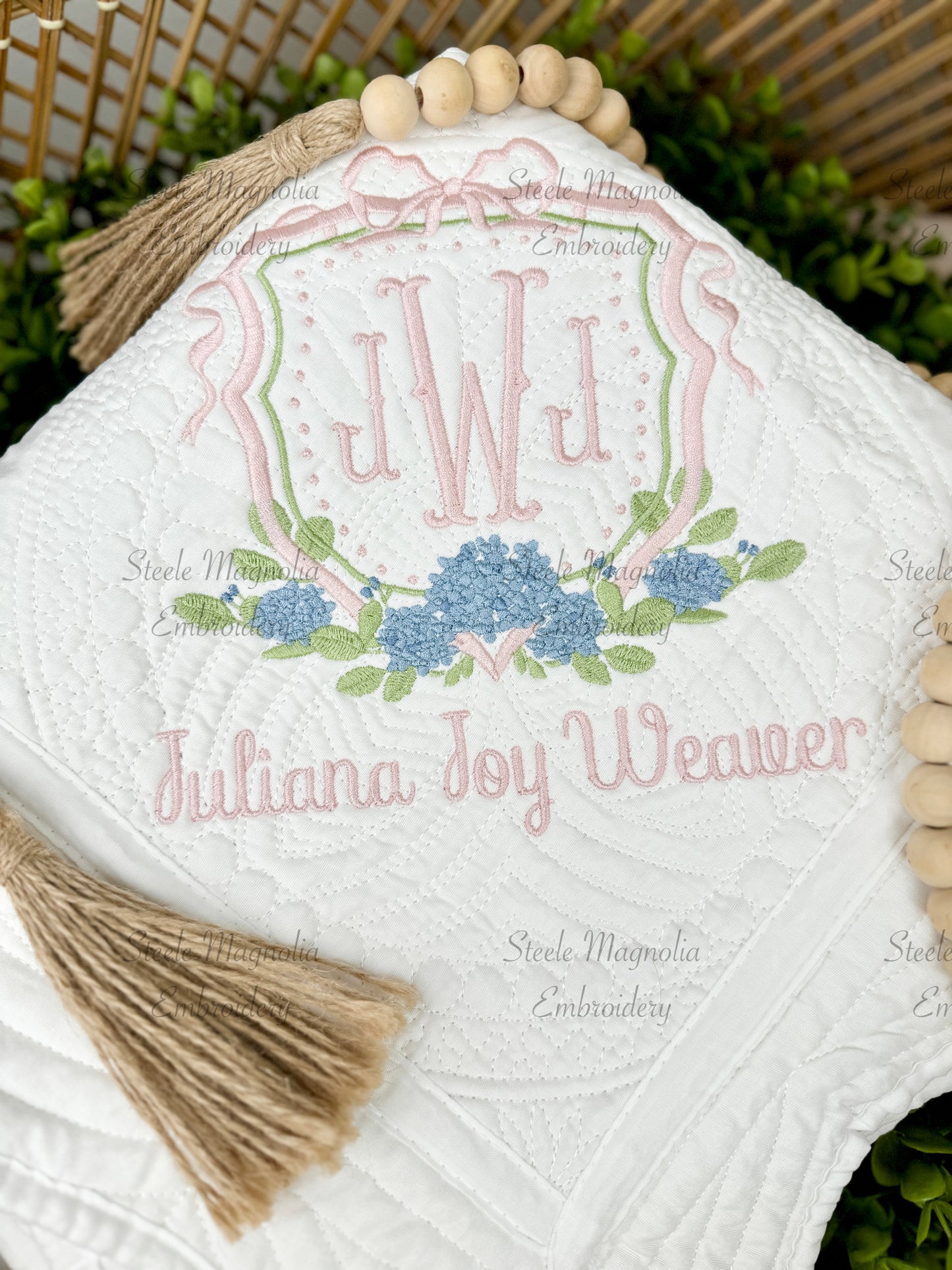 Hydrangea Pink Bow Crest Heirloom Quilt